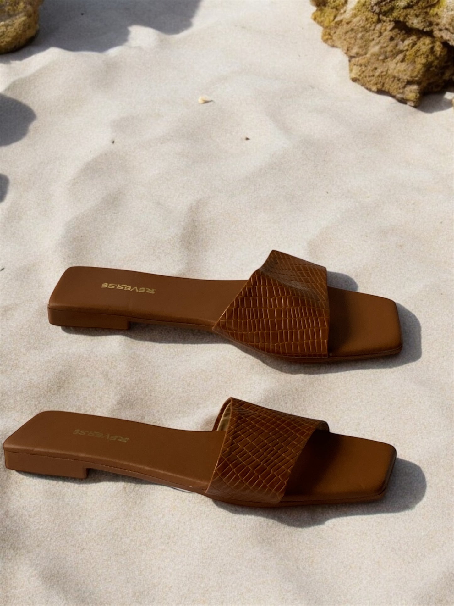 Sandalias Cocodrilo de Arena